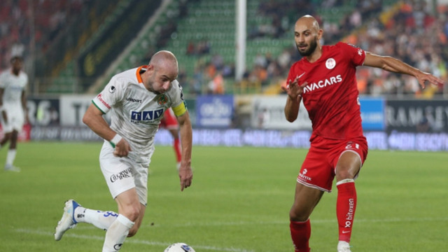 5 gollü derbide zafer Alanyaspor'un! Antalyaspor karşısında 3-2'lik skorla kazanmasını bildiler