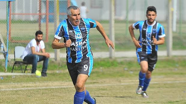 55 yıldır amatör futbolcu: Şerif Kunt rekora oynuyor