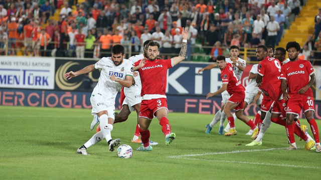 Alanyaspor, Antalyaspor'u mağlup etti