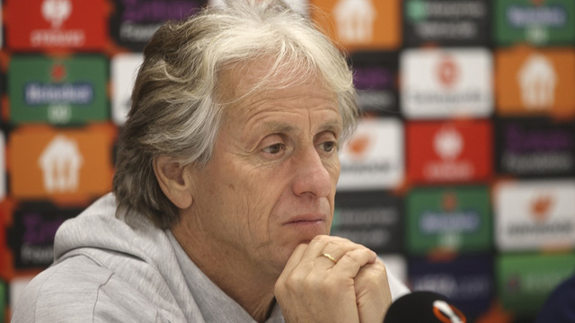 Fenerbahçe Teknik Direktörü Jorge Jesus basın toplantısında kötü haberi verdi