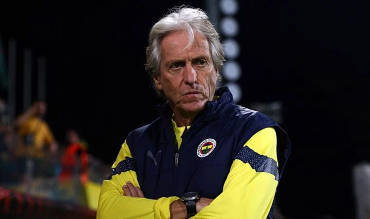 Mustafa Denizli: Jorge Jesus futbolculara rotasyonla mesaj veriyor