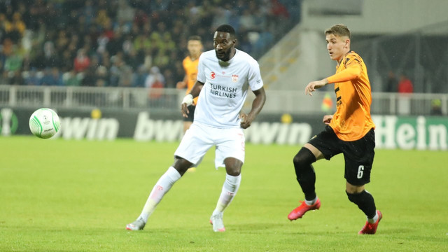 Sivasspor geriye düştüğü maçtan galip ayrıldı