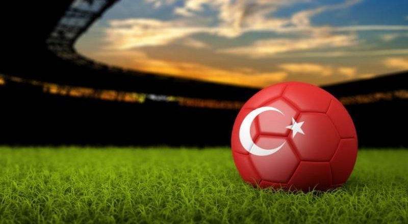 Türk futbolu için tarihi gece! 4 sıra birden tırmandık